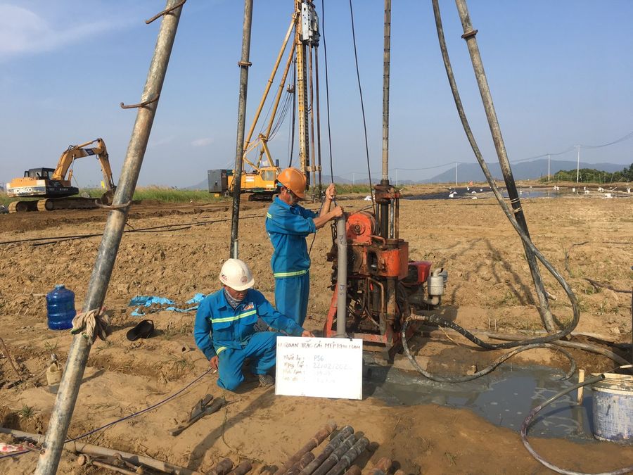 Lắp đặt và quan trắc áp lực nước lỗ rỗng